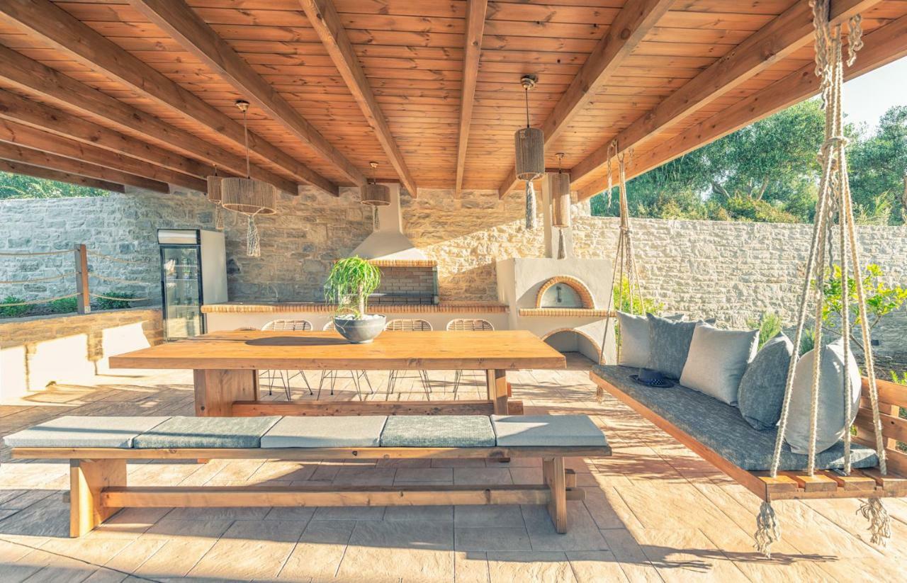 Ivoni Villa, An Iconic Summer Retreat, By Thinkvilla Perama  Buitenkant foto