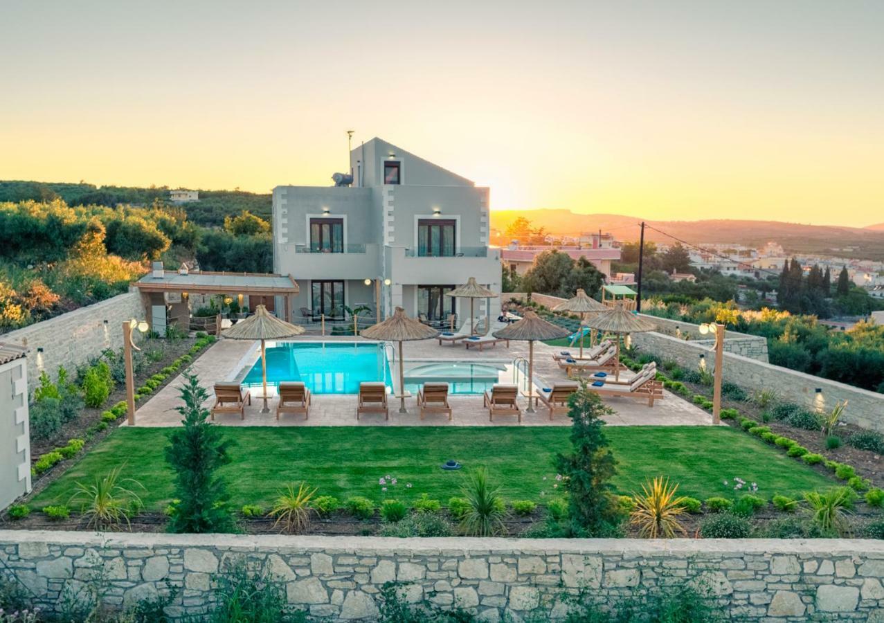 Ivoni Villa, An Iconic Summer Retreat, By Thinkvilla Perama  Buitenkant foto