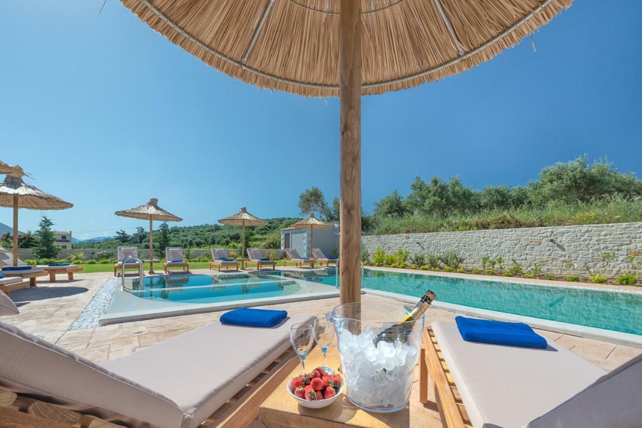 Ivoni Villa, An Iconic Summer Retreat, By Thinkvilla Perama  Buitenkant foto