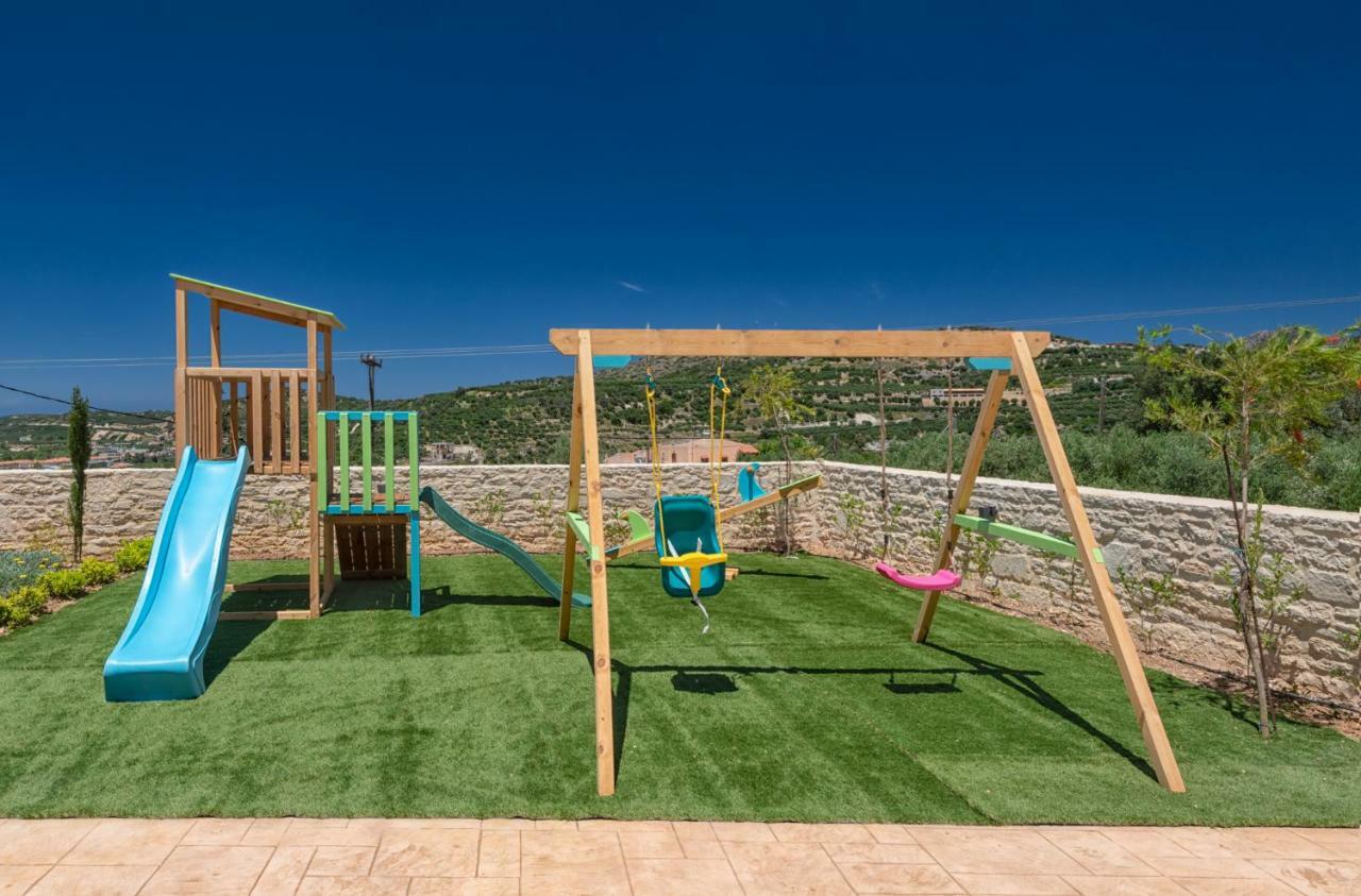 Ivoni Villa, An Iconic Summer Retreat, By Thinkvilla Perama  Buitenkant foto